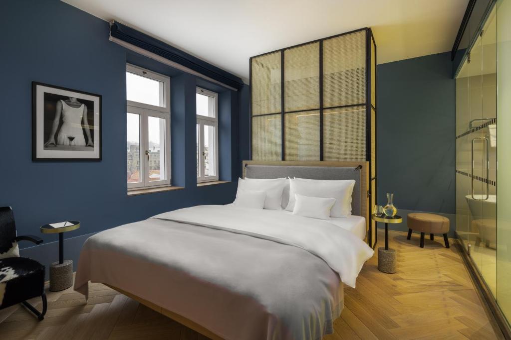 Maximilian Hotel - 15