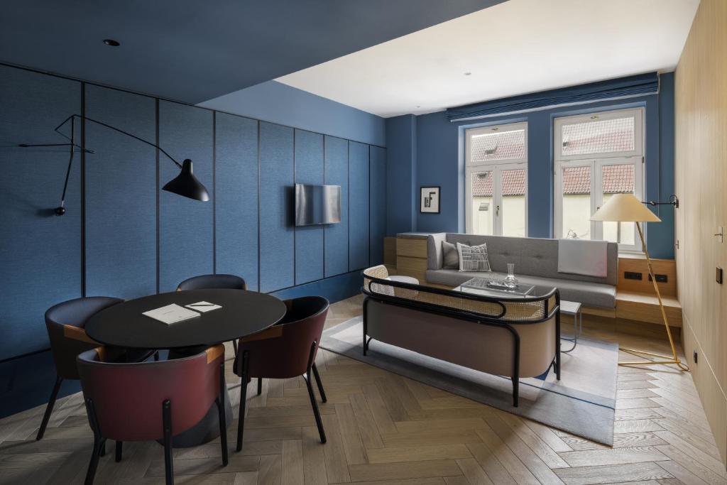 Maximilian Hotel - 13