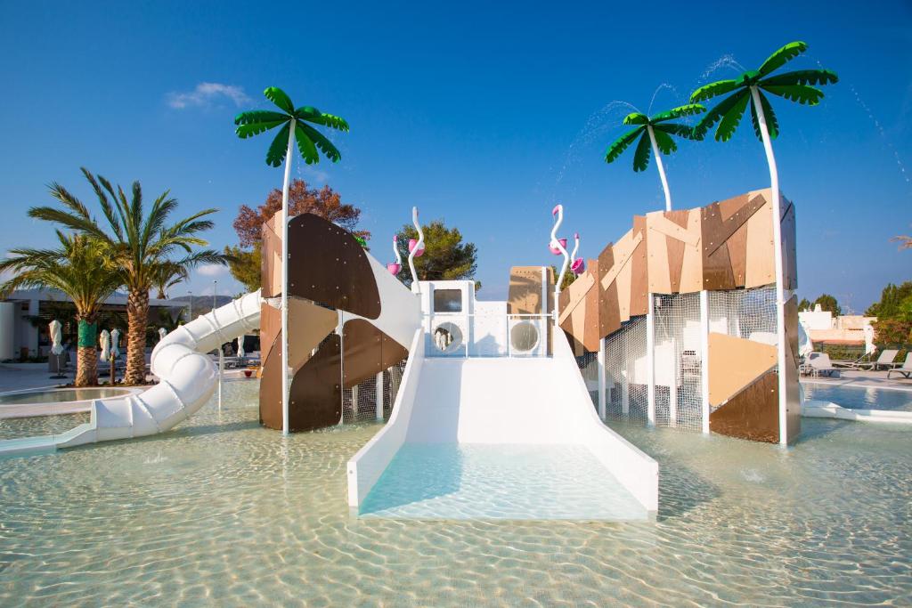 Booking.com: Insotel Tarida Beach Resort & SPA , Cala Tarida ...