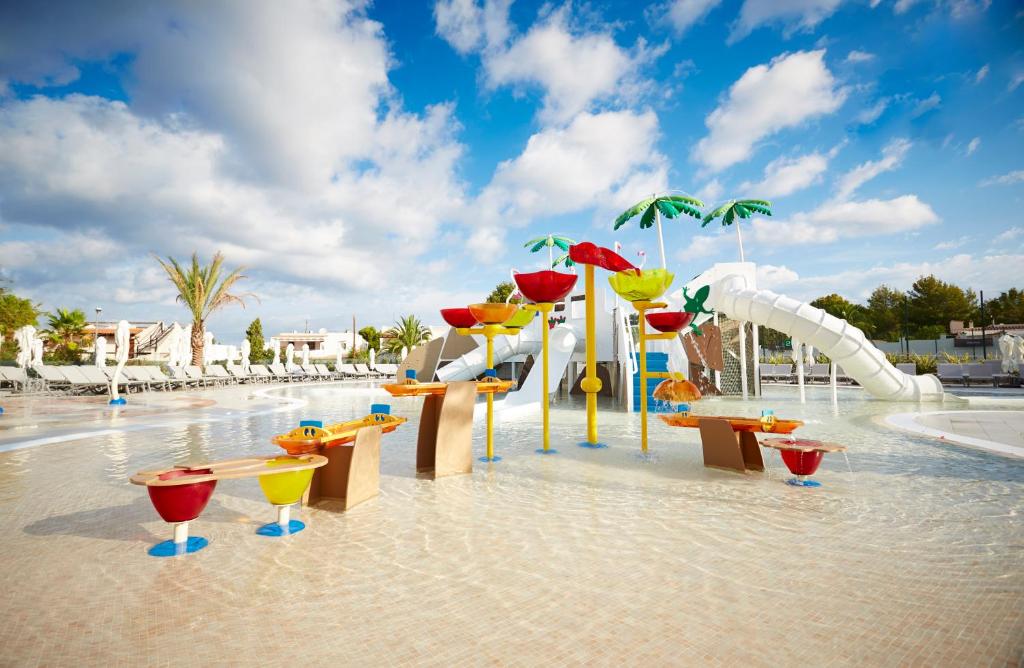 Insotel Tarida Beach Resort & SPA, Cala Tarida – Updated 2023 ...