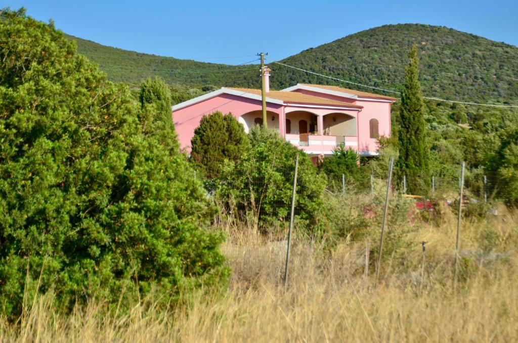 Casa Elena a Masainas - Confortevole Villa con 2 Camere
