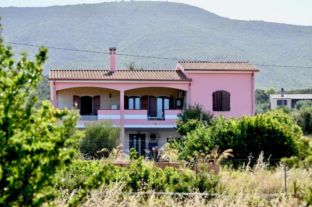 Casa Elena a Masainas - Confortevole Villa con 2 Camere