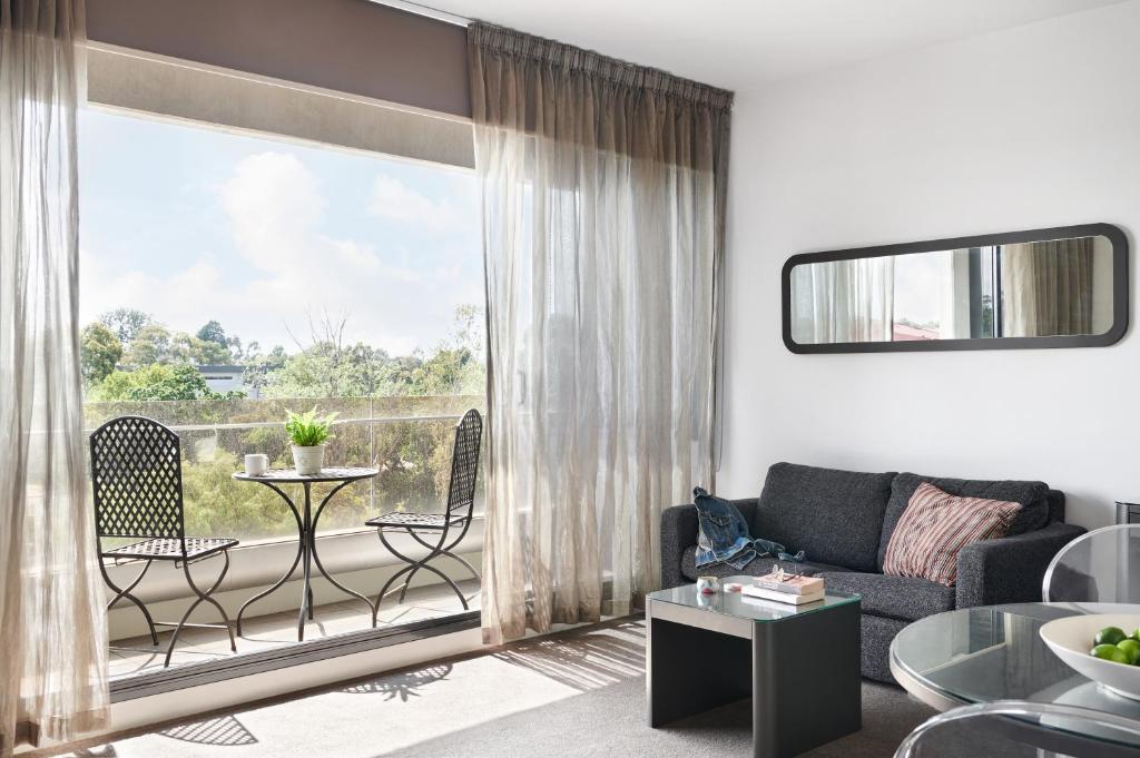 Posezení v ubytování Dandenong Central Apartments Official