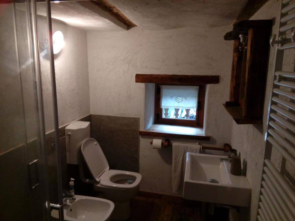 Koupelna v ubytování Agri-b&b Lou Col