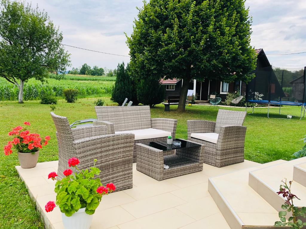 Vonkajšia záhrada v ubytovaní Apartment Golden Fields
