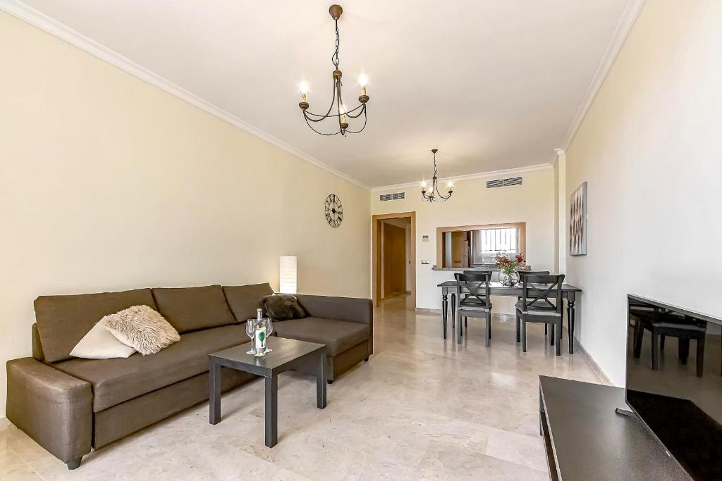 A seating area at Garden View La Arena