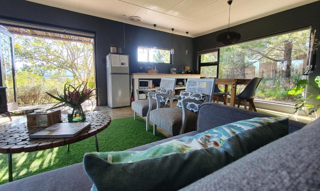 The Studio @ Mount View Lodge - Image 21