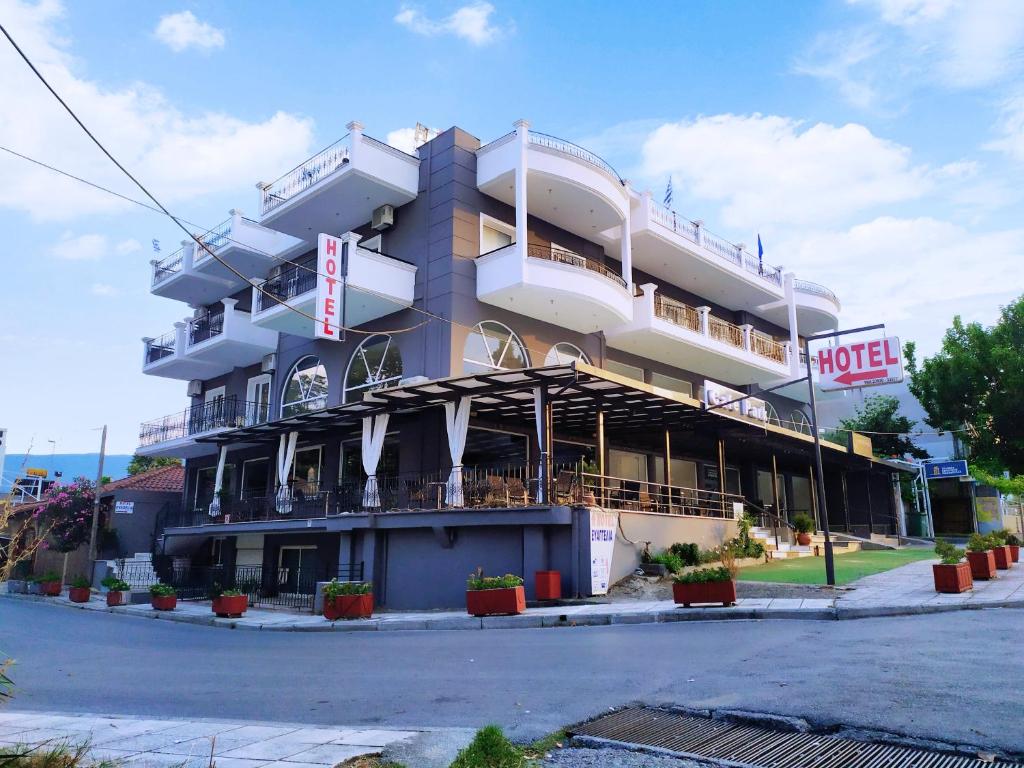 Kış mevsiminde Hotel Evagelia