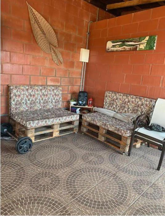  CASA CONTAINER - CASA DE CAMPO- ACONCHEGANTE