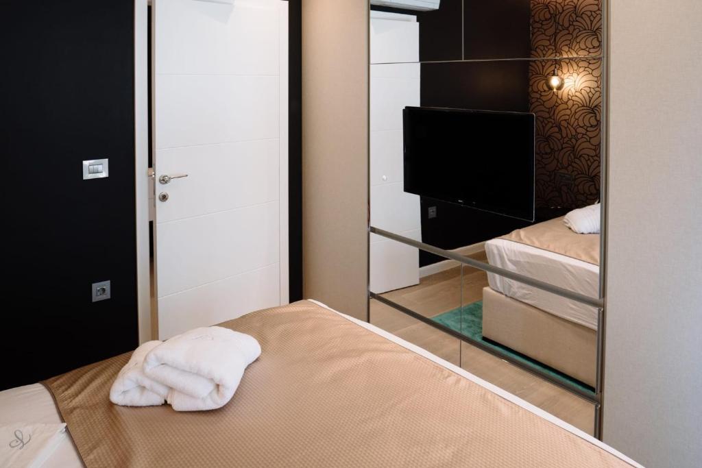 Lena Luxury Apartments - 11