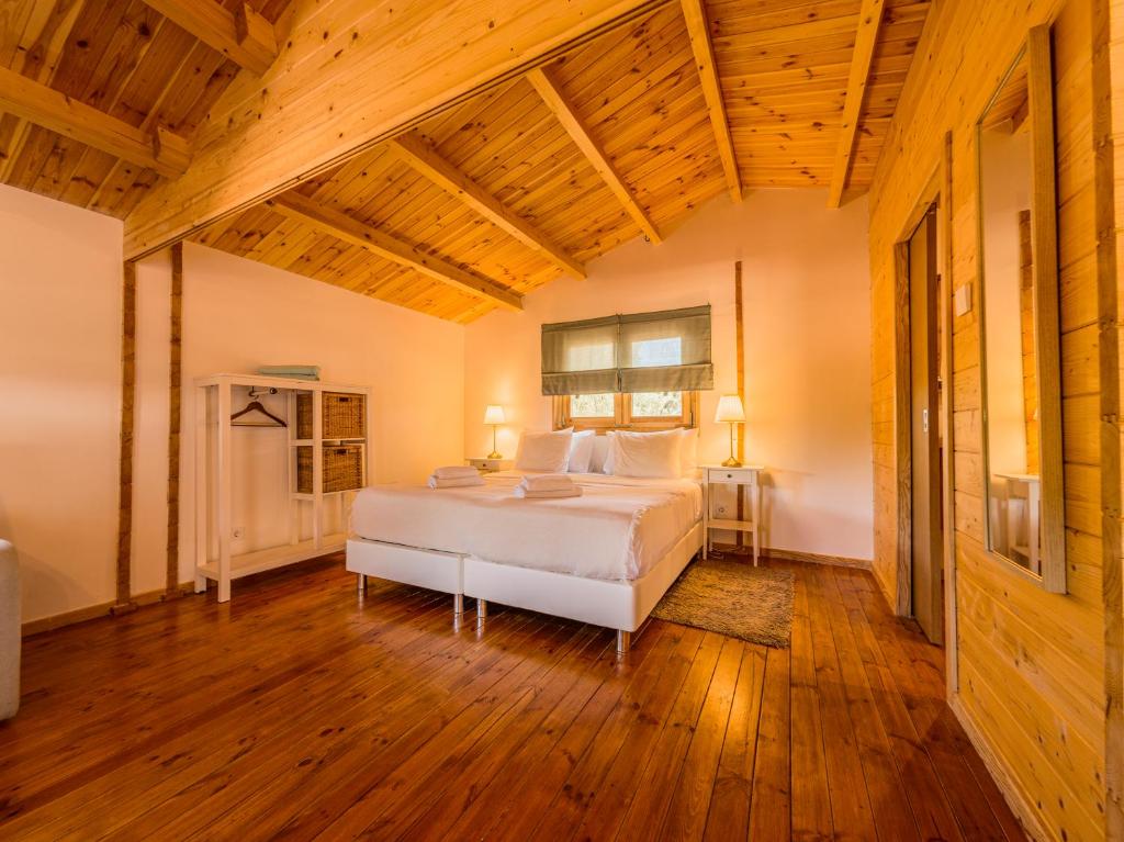 Chalet do Lago - Deluxe Bungalow With Garden View