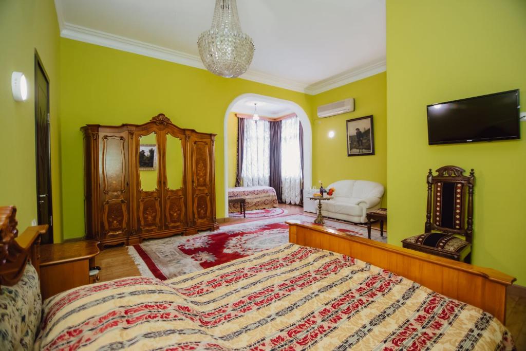 Postel nebo postele na pokoji v ubytování Hotel Queen-Batumi