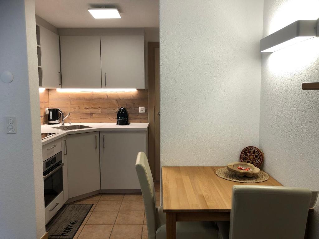 Kuchyň nebo kuchyňský kout v ubytování Haus Galileo
