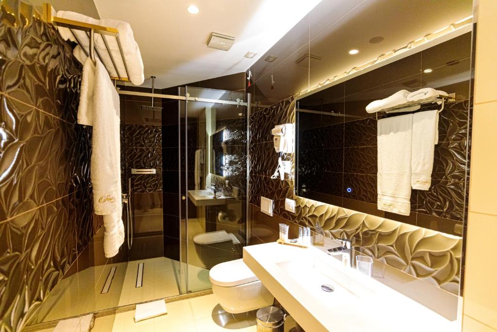Sea View Hotel - Image 3