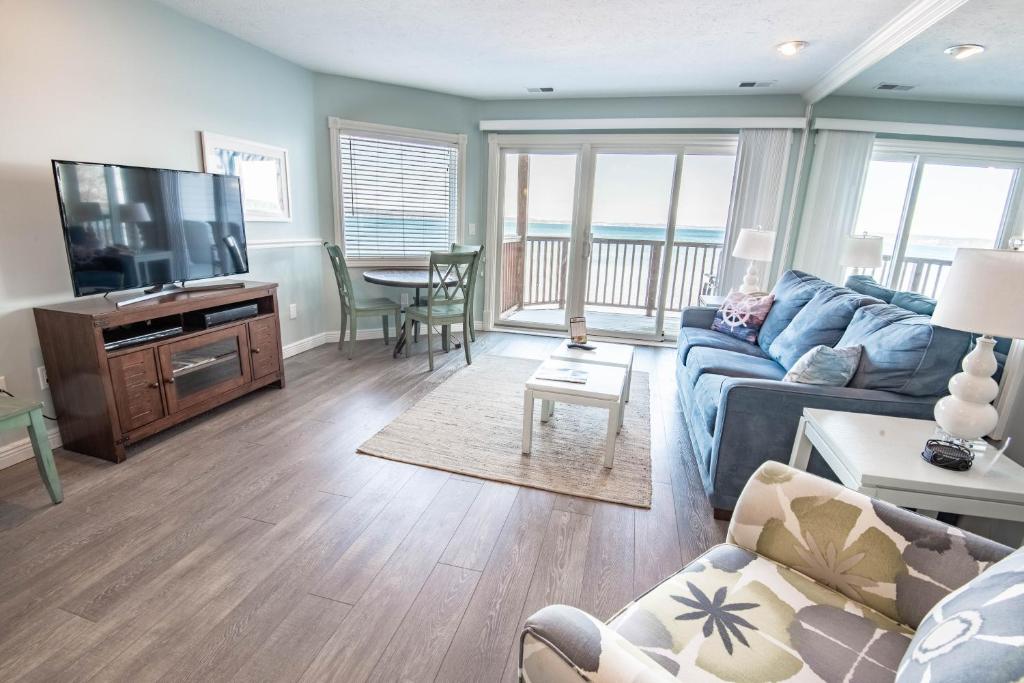 Beach Room 214 - Housity