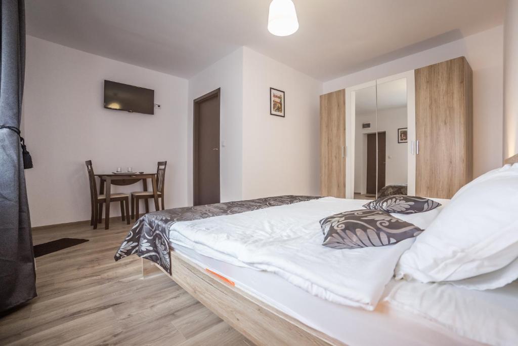 Manuela Residence - Camera Doppia