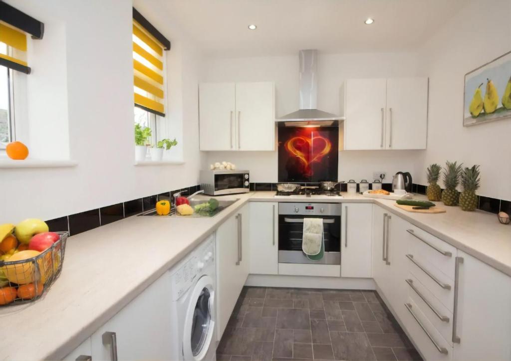 Lovely Family 3 Bed Home Manchester