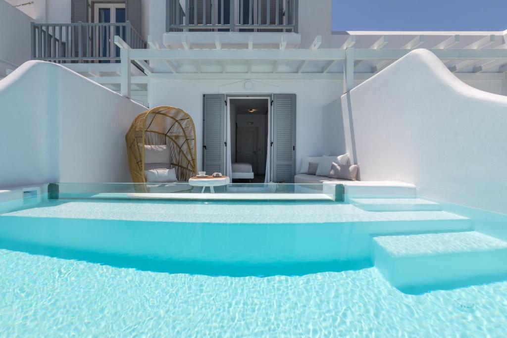 Bazén v ubytování Lilly Residence-All Sea View Suites, Adults Only nebo v jeho okolí