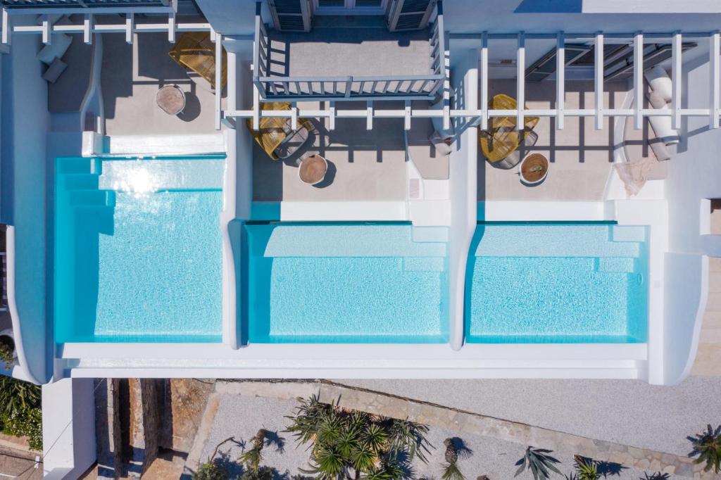 Bazén v ubytování Lilly Residence-All Sea View Suites, Adults Only nebo v jeho okolí