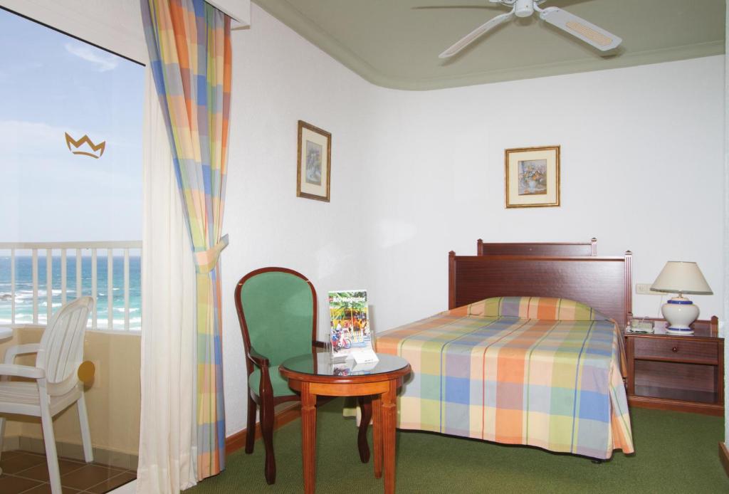 Postel nebo postele na pokoji v ubytování Hotel Riu Oliva Beach Resort - All Inclusive
