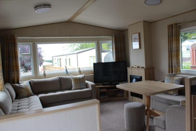 Caravan No 33 at Pitgrudy Dornoch IV25 3HY - Housity