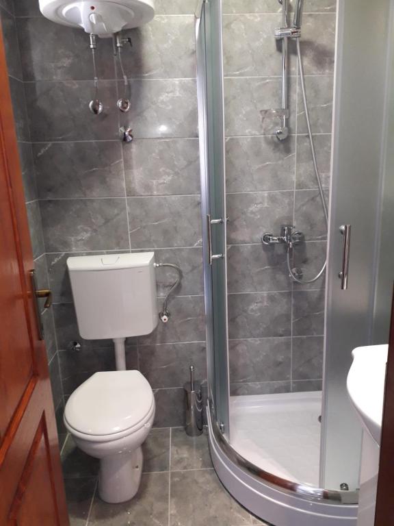 Koupelna v ubytování Apartmani Maksimović