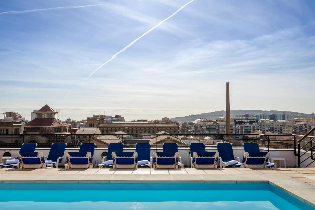 Piscina a Sunotel Junior o a prop