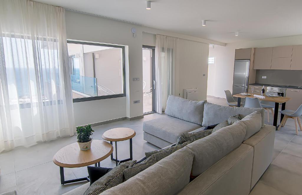 Kuchyň nebo kuchyňský kout v ubytování Amphitheatre Suites