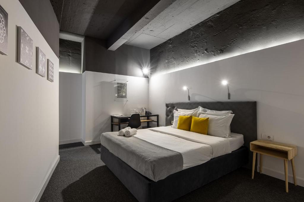 Hotel Bohemian Garni - Skadarlija - Resim 40