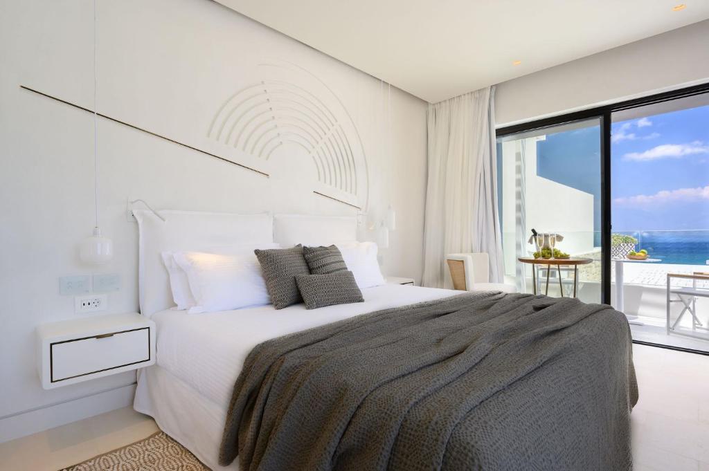 The Island Concept Luxury Boutique Hotel Heated Pool - 1