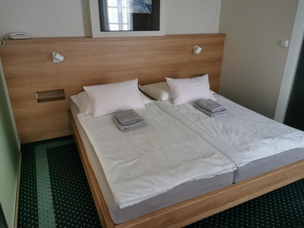 Hotel Vacek Pod Věží - 14