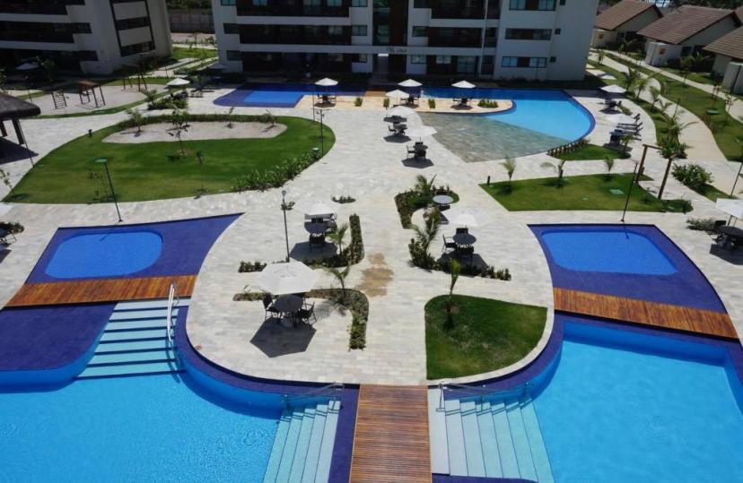  Flat Térreo Frente Piscina