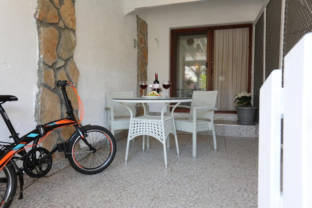 Jízda na kole v ubytování Mosso Boutique Hotel nebo okolí