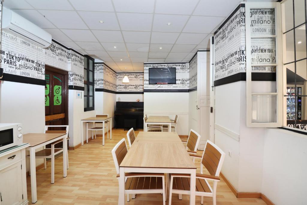 Kuchyň nebo kuchyňský kout v ubytování Feel Hostels City Center