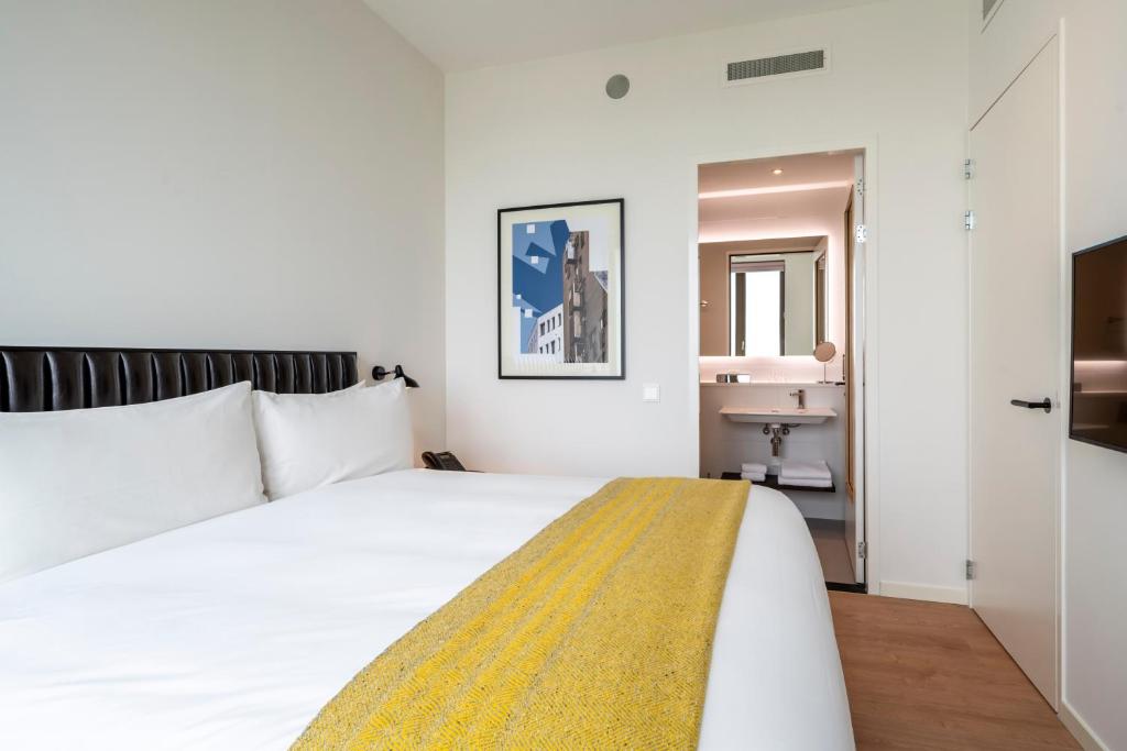 PREMIER SUITES Amsterdam - Resim 15
