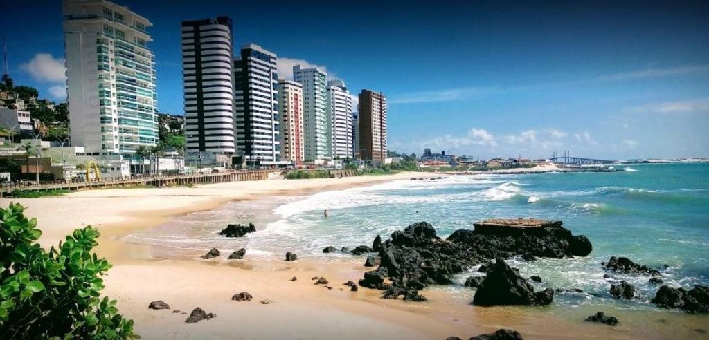  Flat vista mar na praia de Areia Preta em Natal por Carpediem