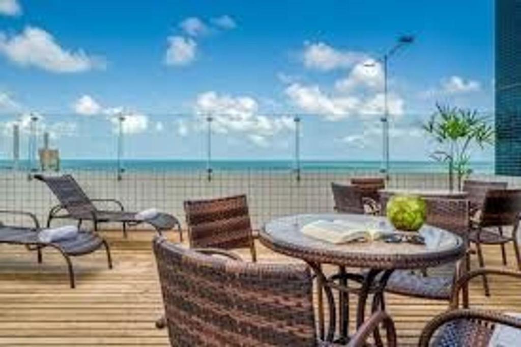  Flat vista mar na praia de Areia Preta em Natal por Carpediem