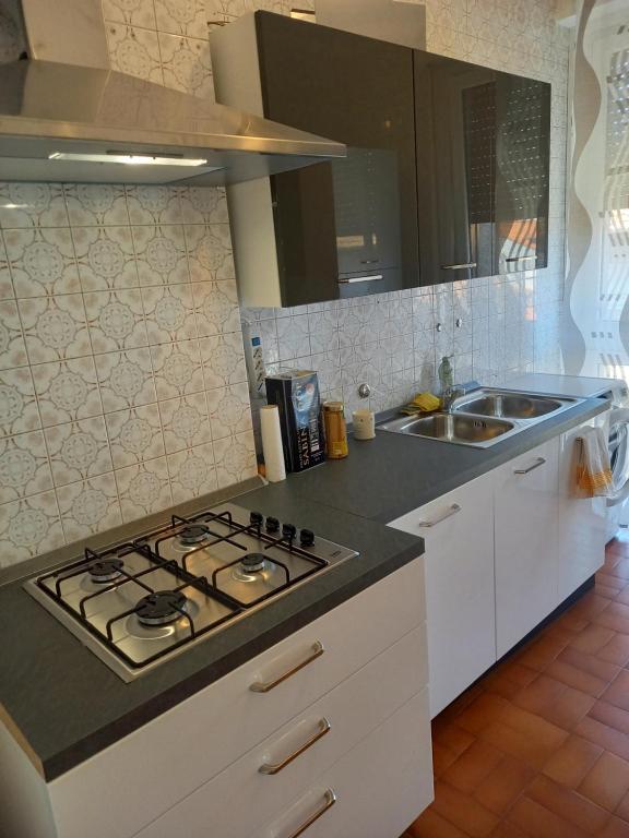 Kuchnia lub aneks kuchenny w obiekcie B&B I FILOKSENIA