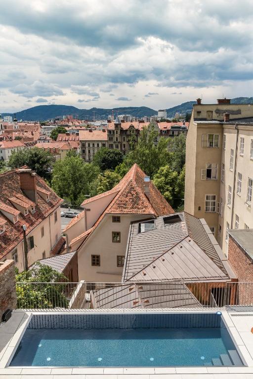 Bazén v ubytovaní Kai 36 - Hotel zwischen Fels und Fluss alebo v jeho blízkosti