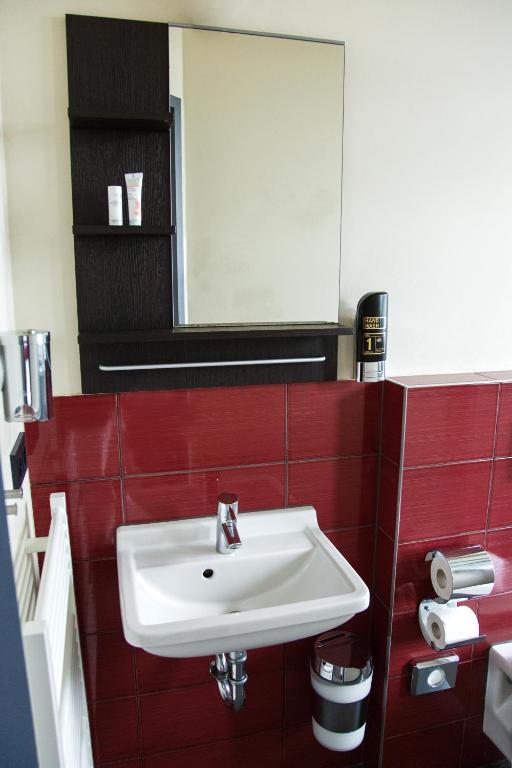 Base Apartments - Resim 19