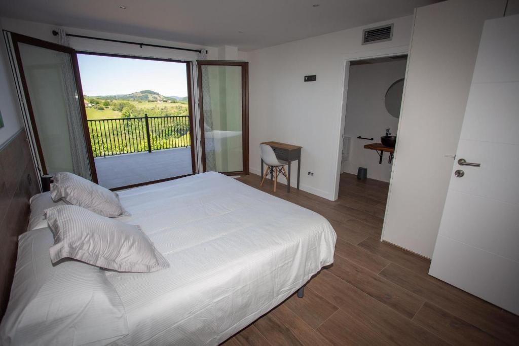 Agroturismo BASITEGI - Habitación Con Terraza