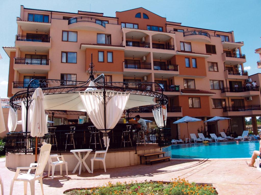 Bazén v ubytování Guest Apartments Co Morenia nebo v jeho okolí