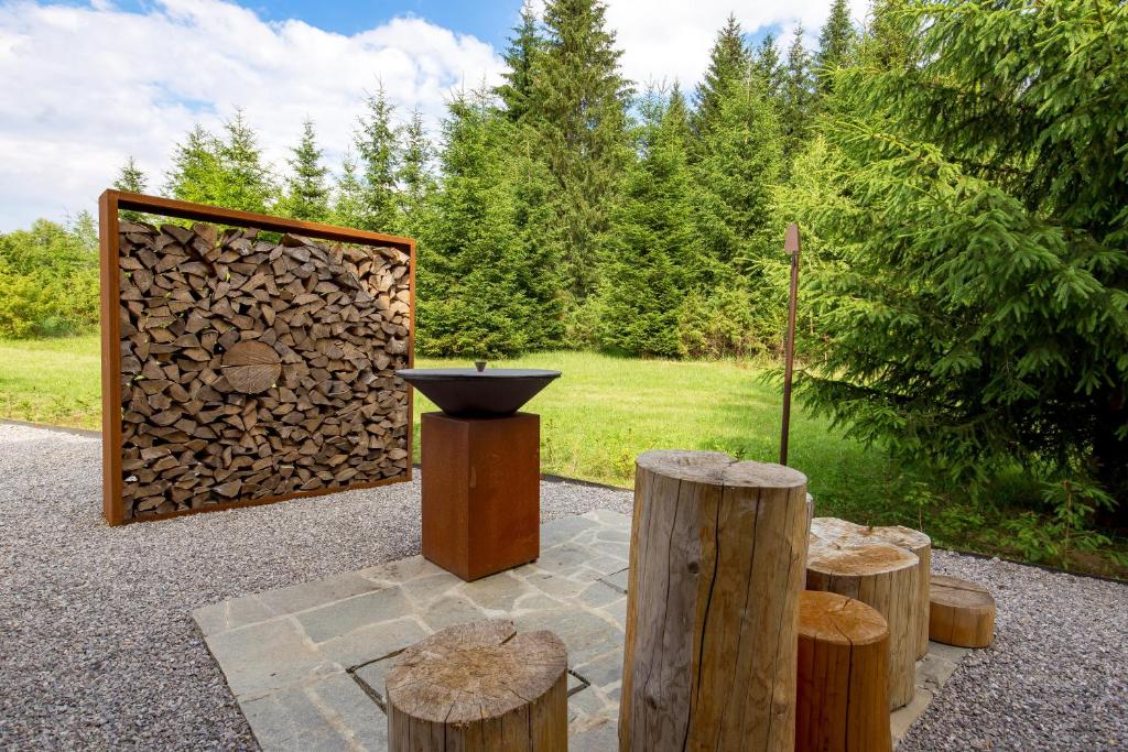 Zahrada ubytování KRALJICA ŠUME - Divjake Log Home