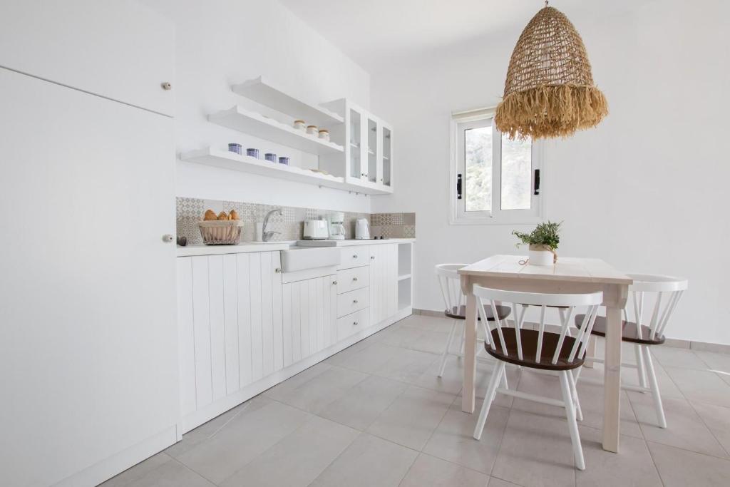 Η κουζίνα ή μικρή κουζίνα στο Bella vista Suites