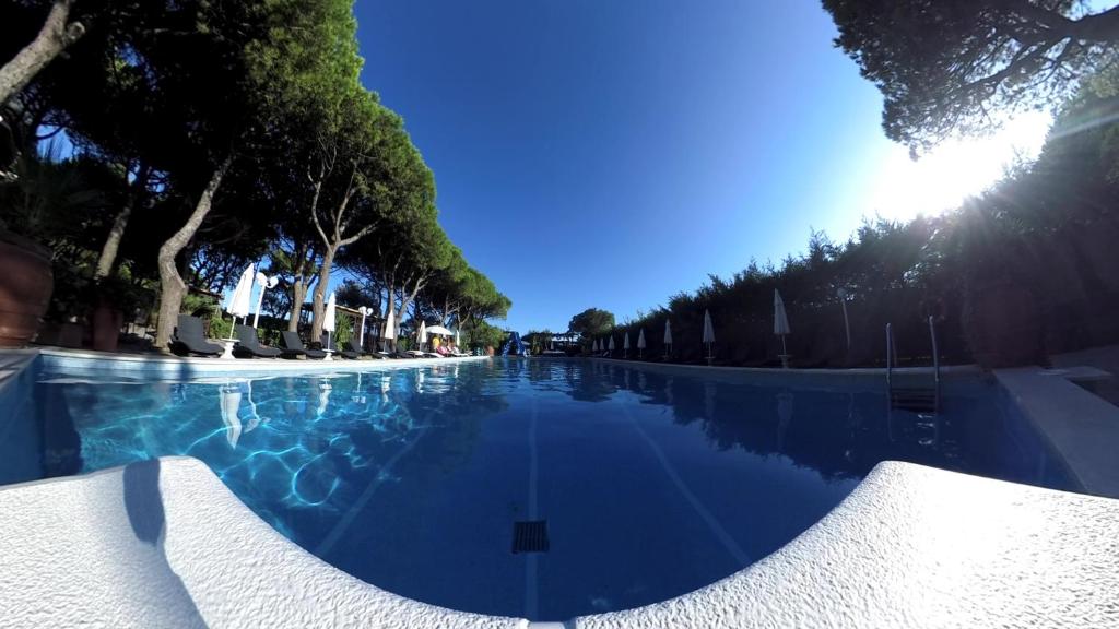 Bazén v ubytovaní Hotel Viña del Mar Pineta alebo v jeho blízkosti