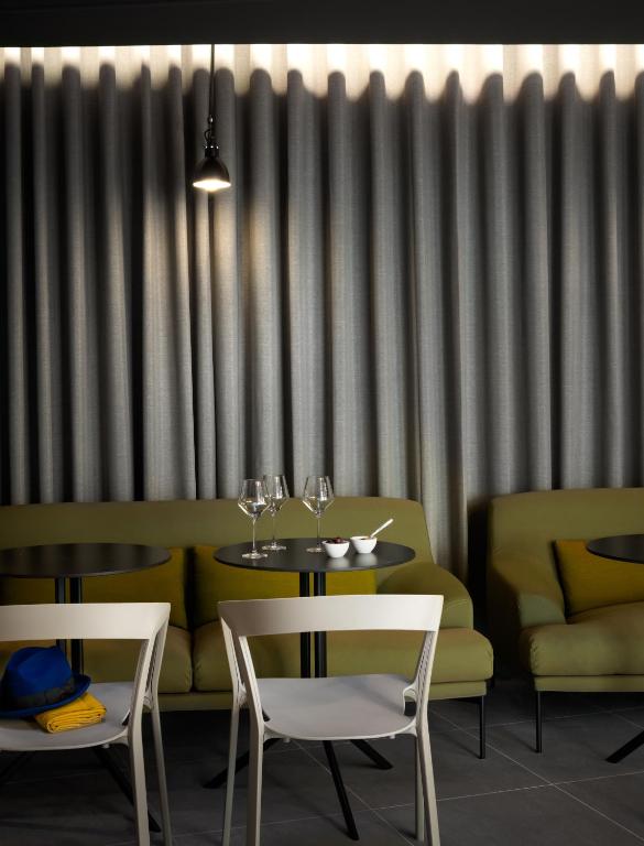 OKKO Hotels Nantes Centre Ville - Resim 18