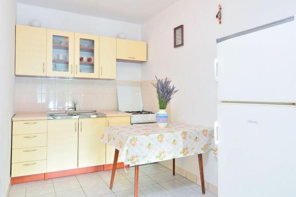 Kuchnia lub aneks kuchenny w obiekcie House Slavka