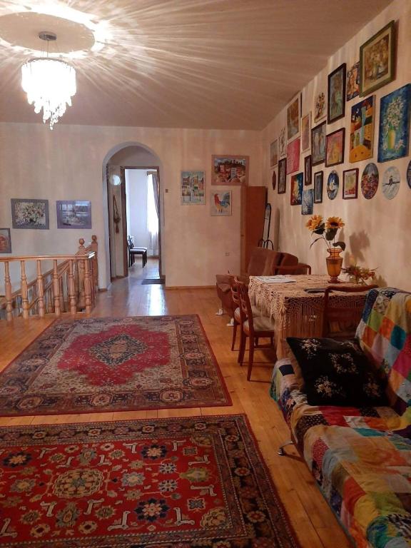 Posezení v ubytování Nitsa Guest House
