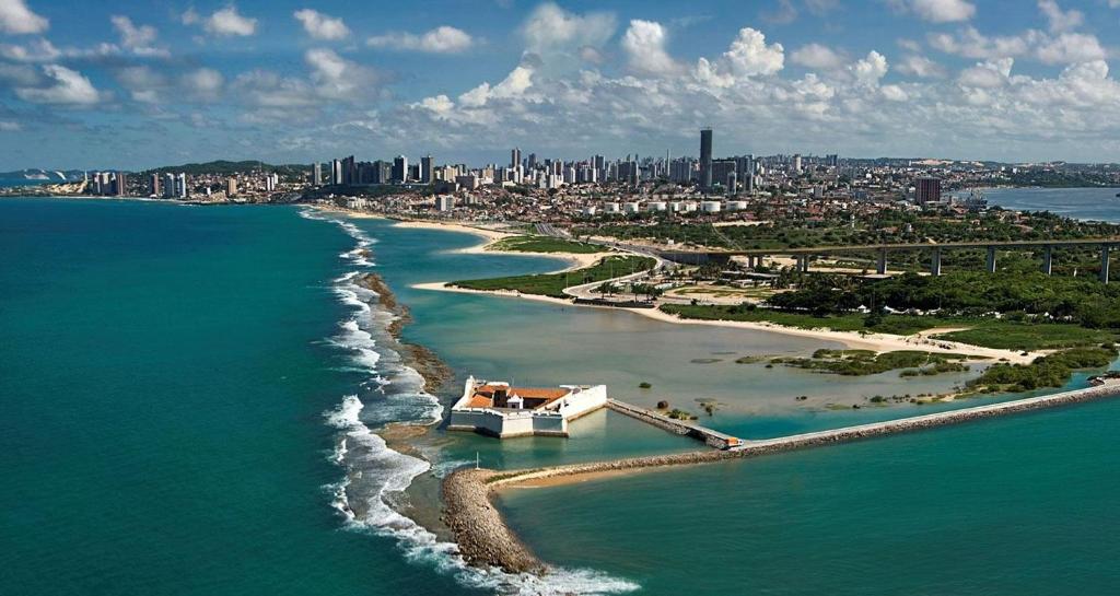  Hospede-se em Natal no antigo Intercity com vista mar na praia de Areia Preta por Carpediem