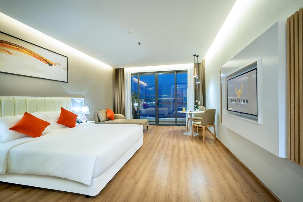 DeLaSea Ha Long Hotel - Modern Bayview Escape - 6